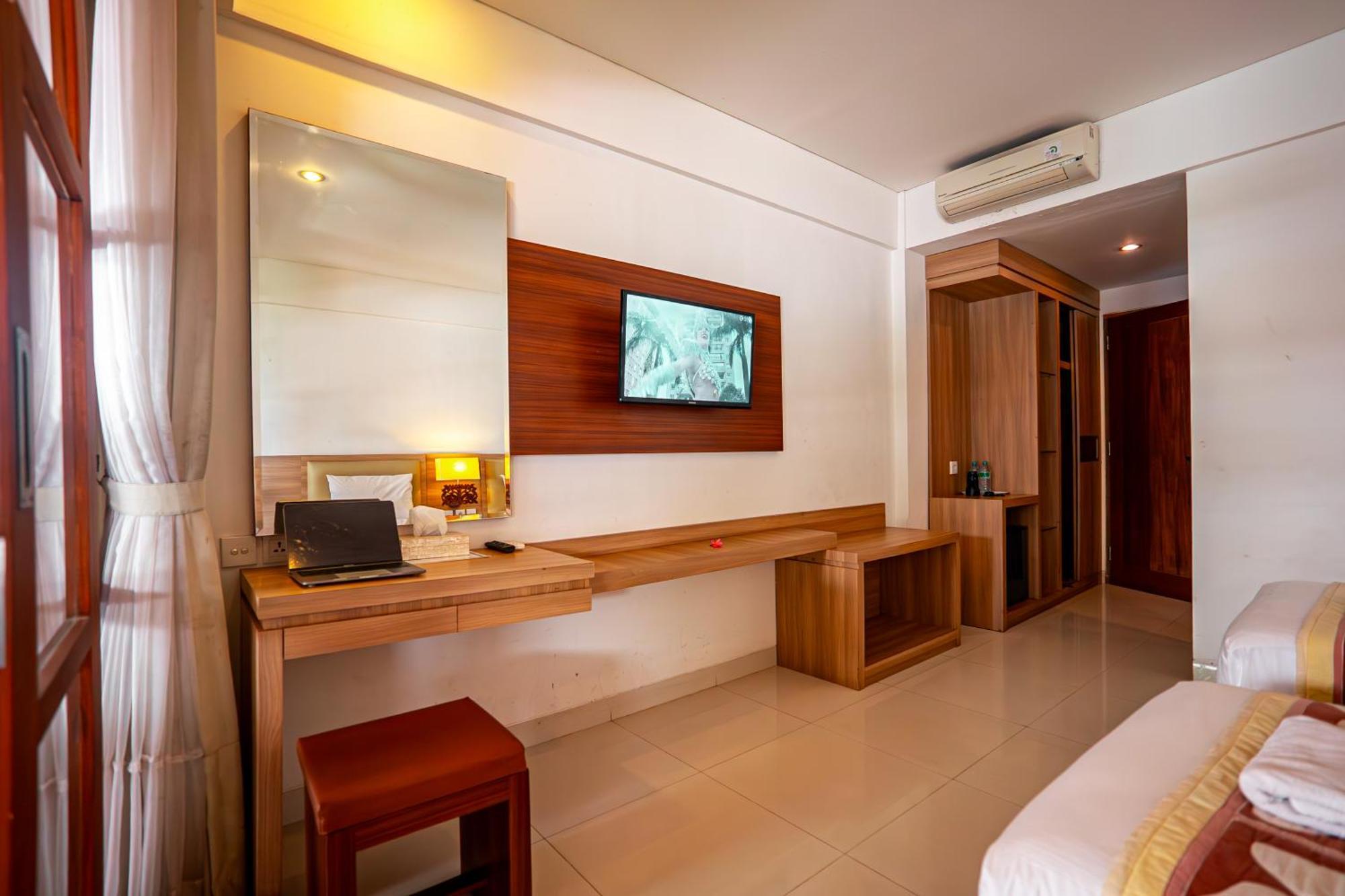 Bali Summer Hotel By Amerta Kuta Lombok Exteriör bild