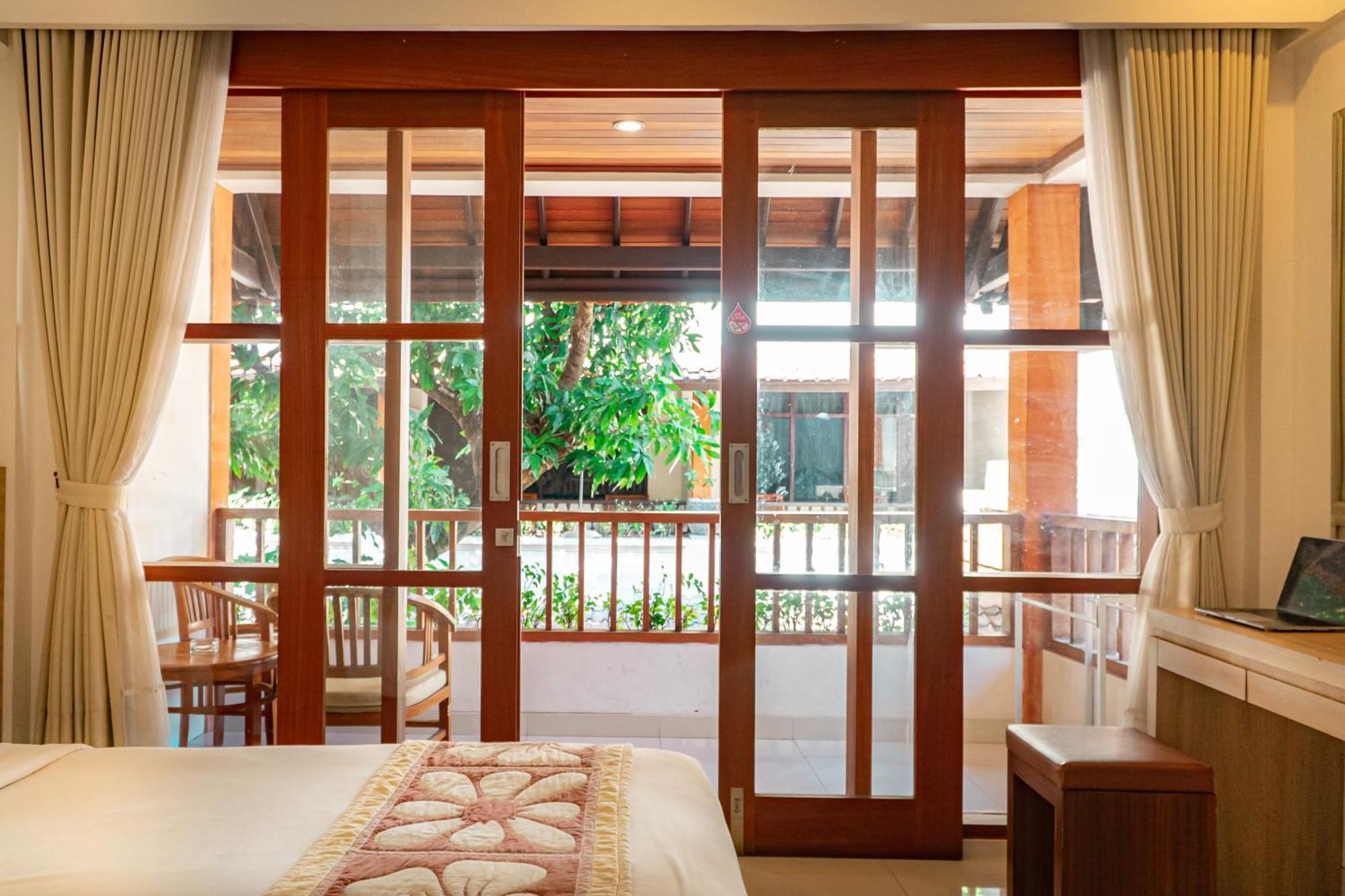Bali Summer Hotel By Amerta Kuta Lombok Exteriör bild