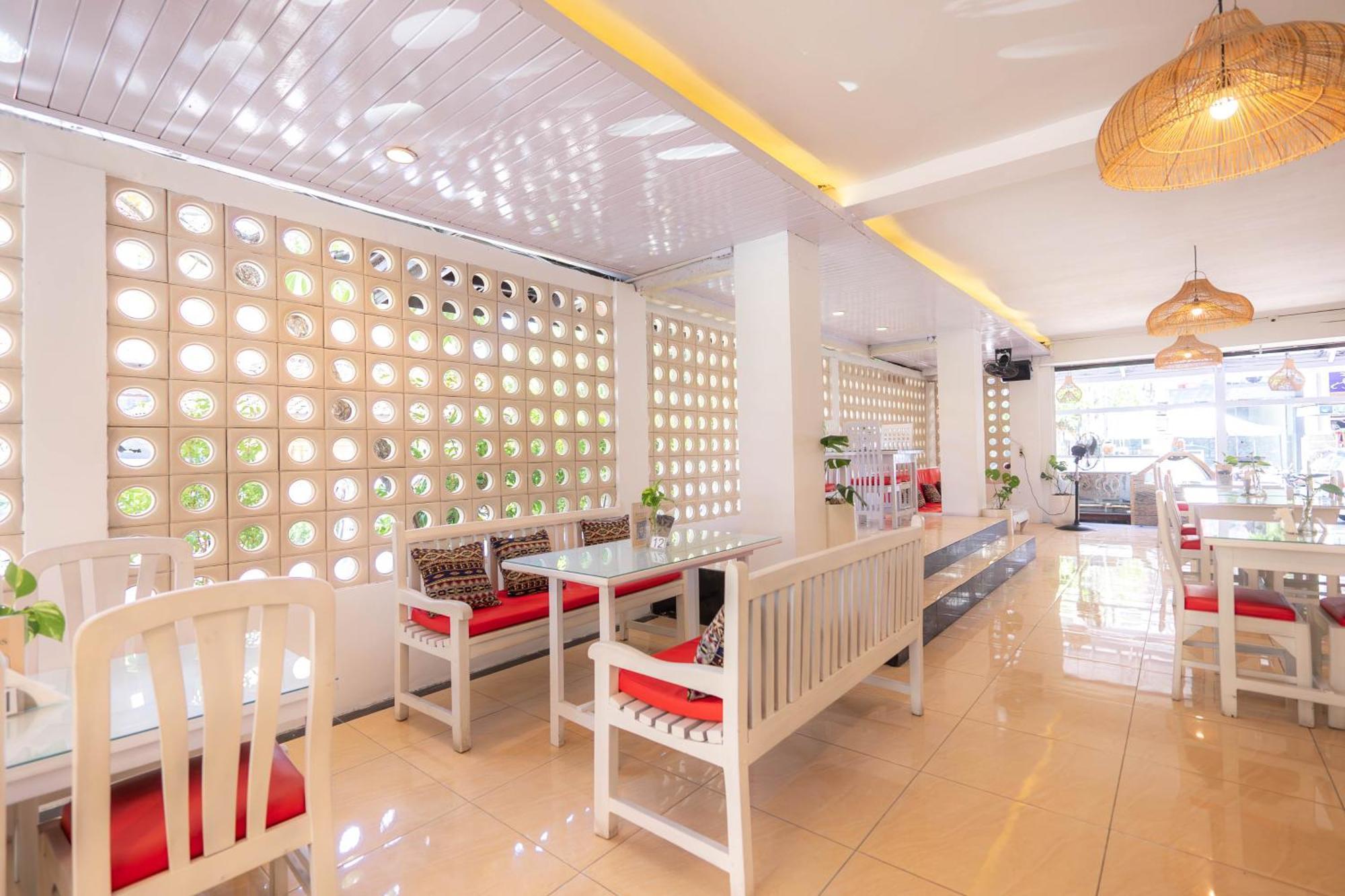Bali Summer Hotel By Amerta Kuta Lombok Exteriör bild